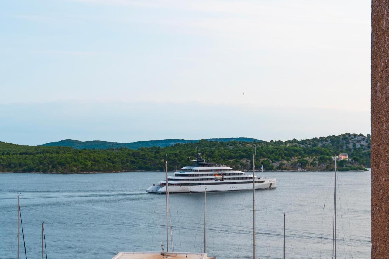 Studio Apartman Max Center Of The Old Town Free Parking Beautiful View Šibenik Exterior foto